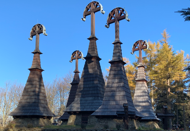 Piękne cmentarze zapomnianej wojny (I W. Światowa). Rotunda (Beskid Niski) i Łużna-Pustki k/Gorlic
