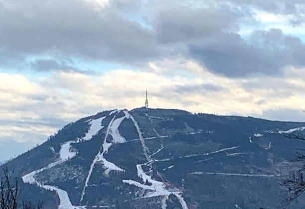 Korona Gór Polski: Skrzyczne, Beskid Śląski. Widok na Tatry, ołtarz Europy i góralskie wesele.