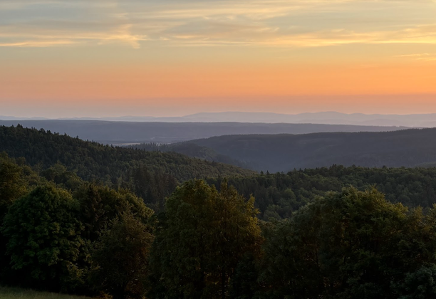 Dwie wieże w Górach Orlickich i trzecia w Bystrzyckich. Tak się bawi Przewodnik Beskidzki w Sudetach