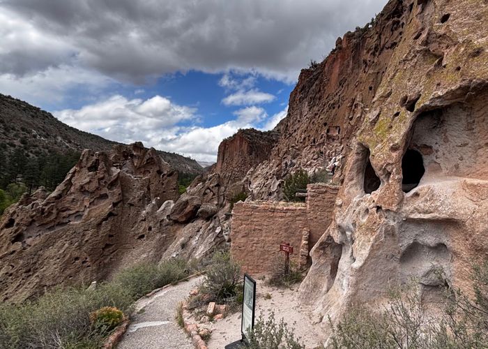 Bandelier and Valles Caldera, New Mexico. Day 3 of US Road Trip 2026: Taos - Albuquerque [ENG/POL].