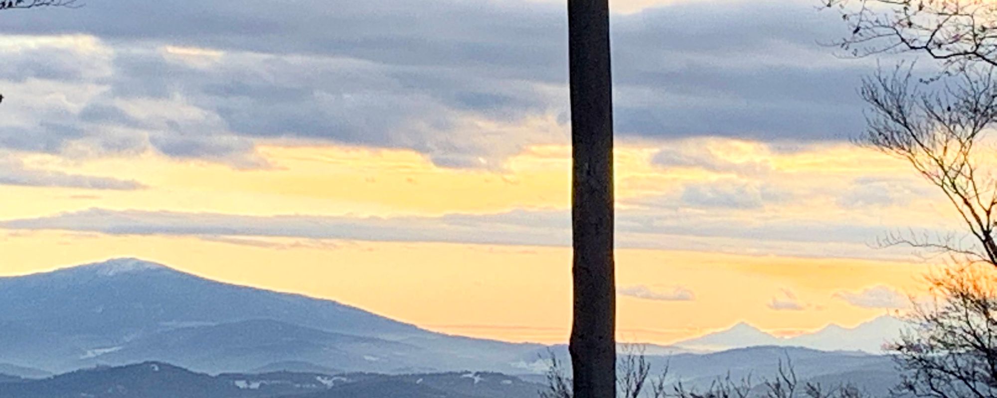 Korona Gór Polski: Skrzyczne, Beskid Śląski. Widok na Tatry, ołtarz Europy i góralskie wesele.