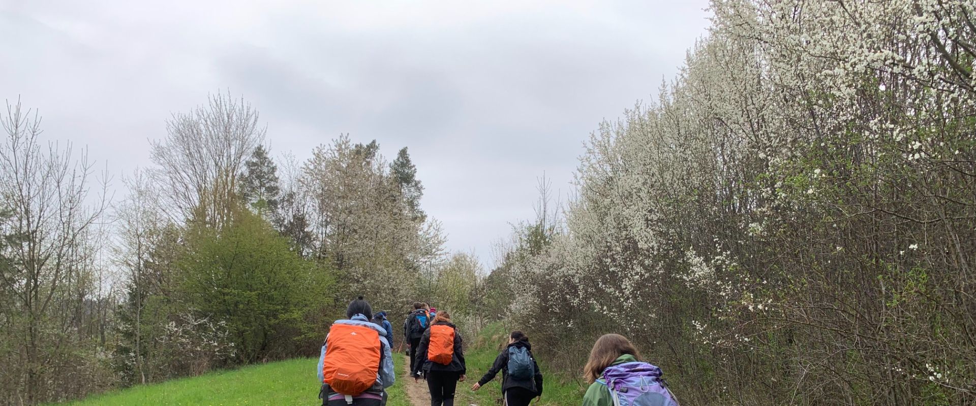 Kurs Przewodników Beskidzkich 2022/23. Zjazd I - Beskid Wyspowy. Dzień 1: Luboń Wielki.