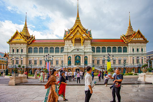 Visiting the Grand Palace and the Temple of the Emerald Buddha