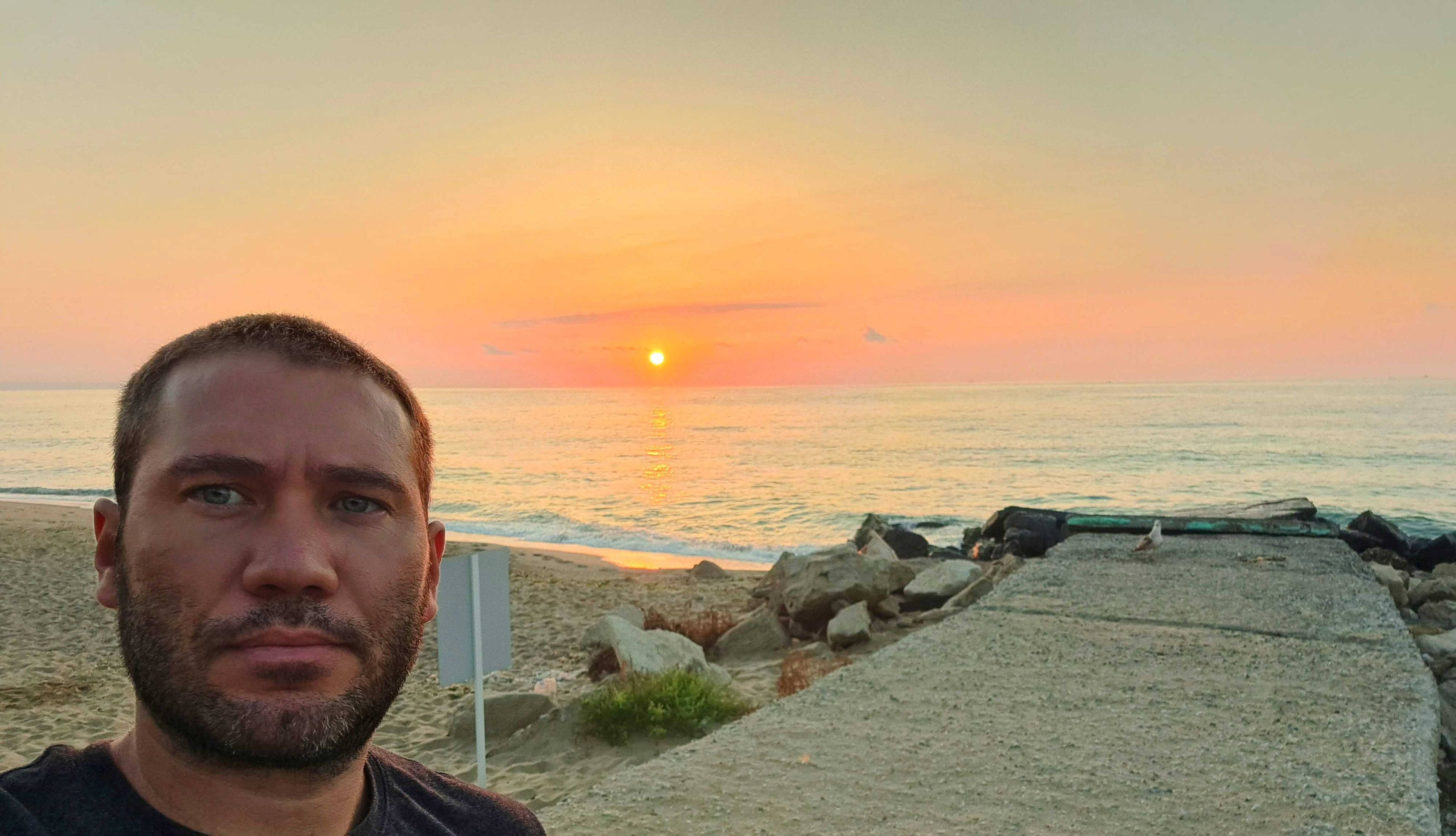 Daily walking and little cleaning day 11 + bonus beautiful sunrise 🌅 