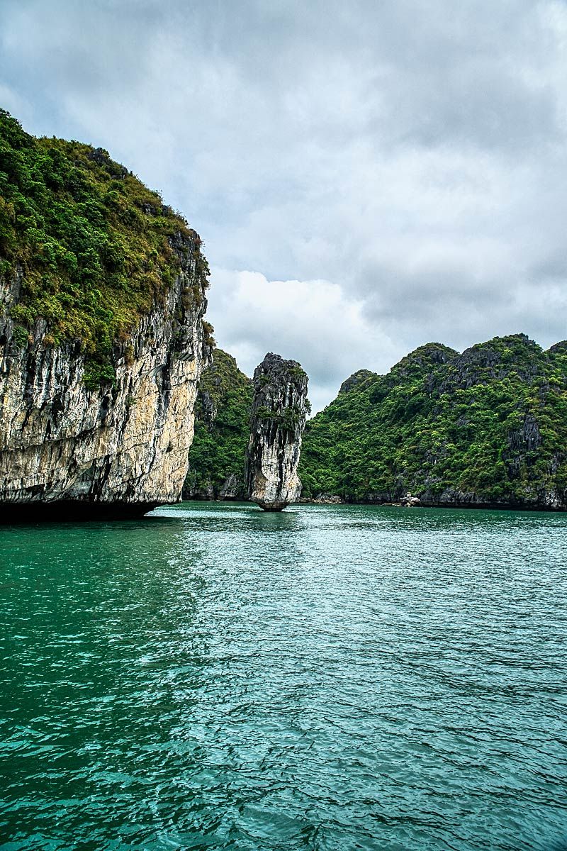 Ha Long Bay pillar island