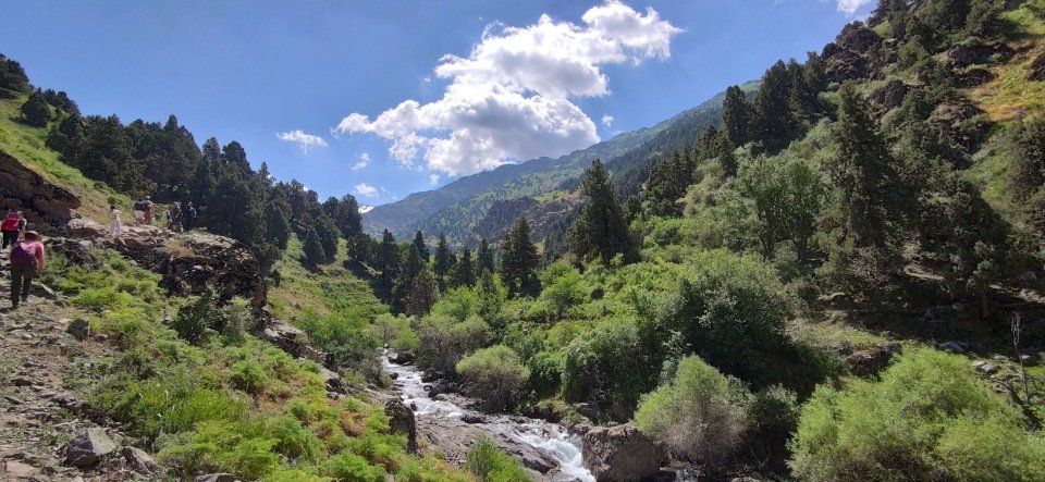 Trekking to the waterfall of the Kuramin Range, Uzbekistan