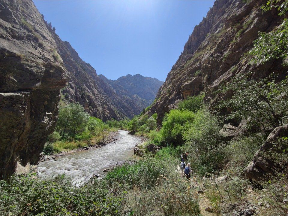 Two for one or a hike to the Tereklisay and Chukuraksu waterfalls, Uzbekistan