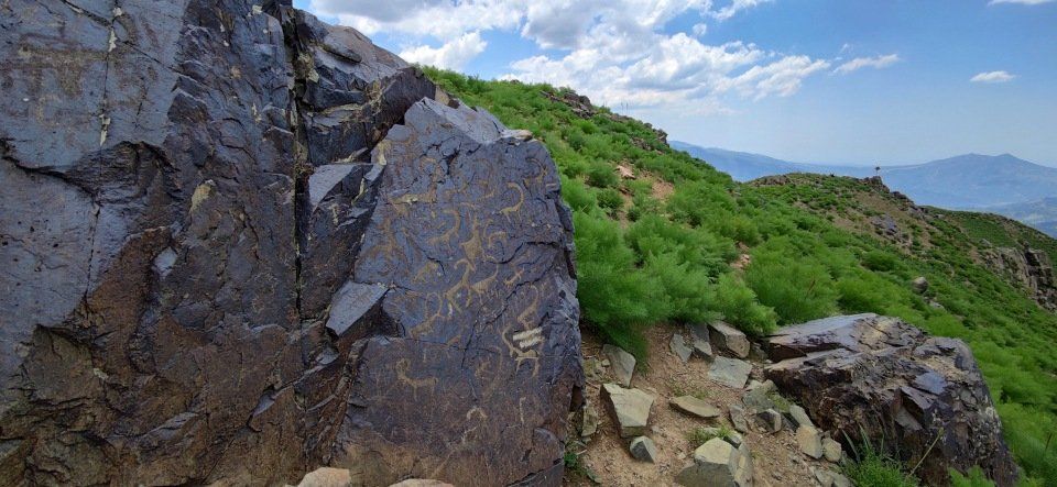 Trekking to the Beldersay Petroglyphs, Uzbekistan