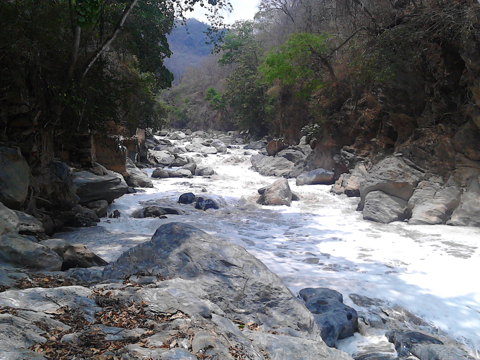 Visiting the Guaire River Canyon and the first hydroelectric plant in Venezuela / Visitando el Cañón del río Guaire y la primera planta hidroeléctrica de Venezuela