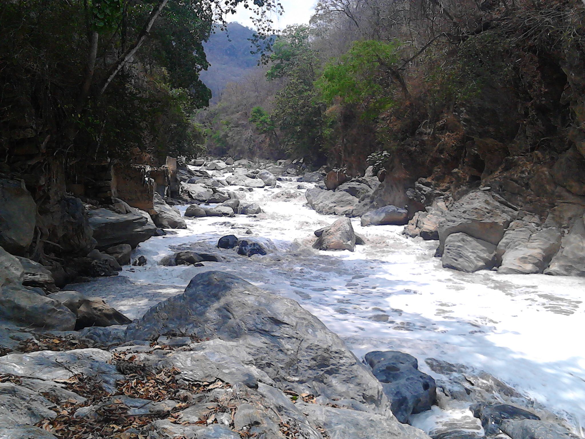  Visiting the Guaire River Canyon and the first hydroelectric plant in Venezuela / Visitando el Cañón del río Guaire y la primera planta hidroeléctrica de Venezuela