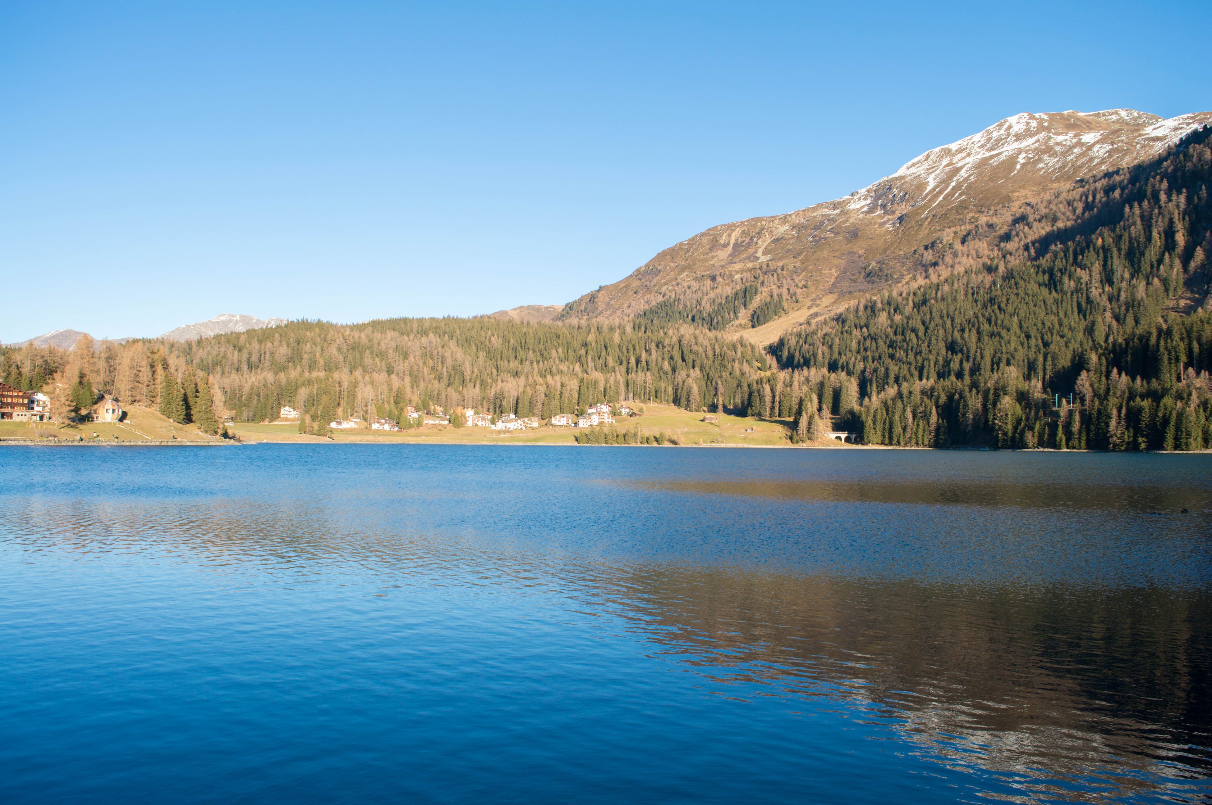 A walk around the enchanting Davosersee
