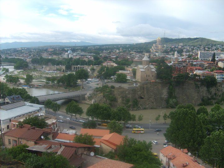 Back in Tbilisi - The story about the traveling band Caspian Caravan and the Journey Over Land to India.