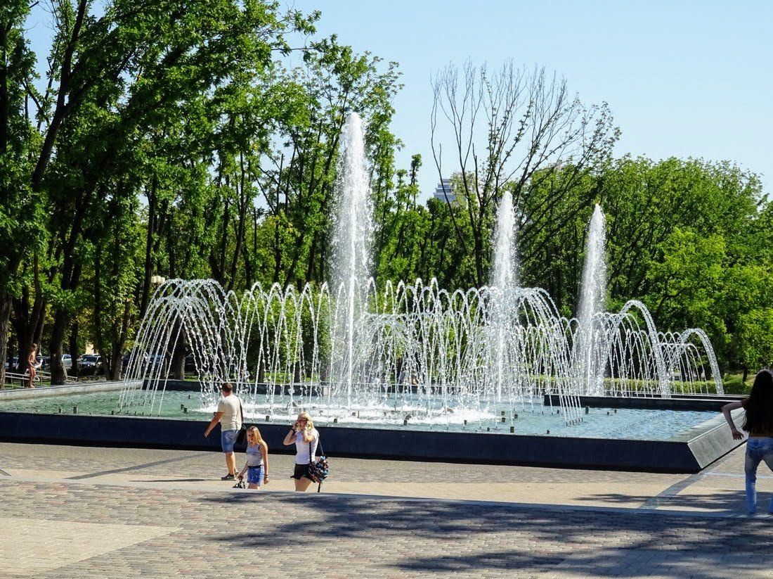 📷 Cascade fountain complex at the cinema "Aurora»