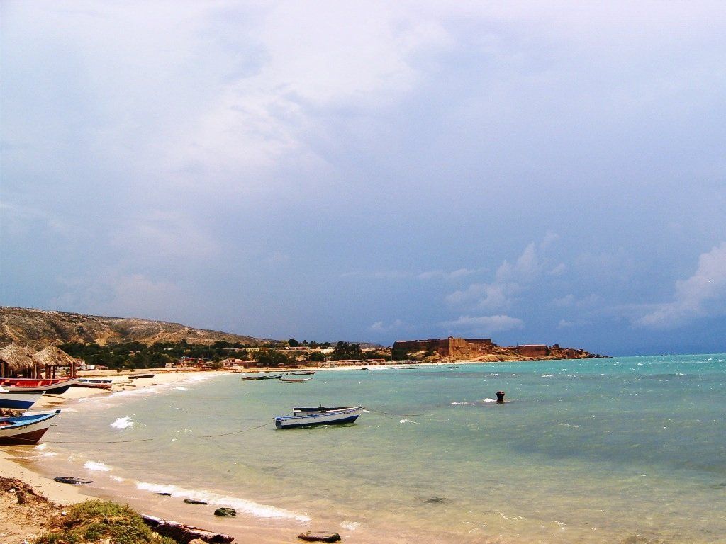 Araya: beach tourism and salt history
