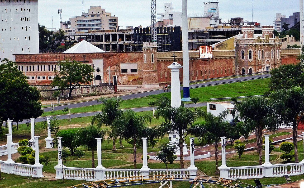 Beautiful places you'll see when you arrive in our city (Esp/Eng).
