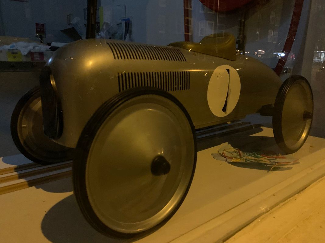 Off-the-Beat Snapshots of Amsterdam: NJOYing the Small Things