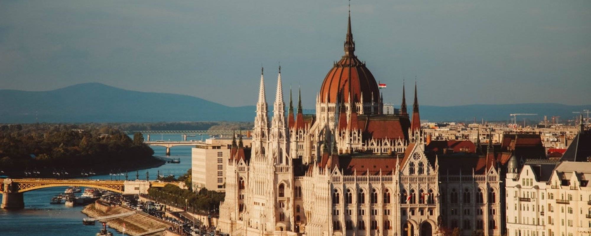 Burning my Bum in Budapest | Steemitbloggers Contest