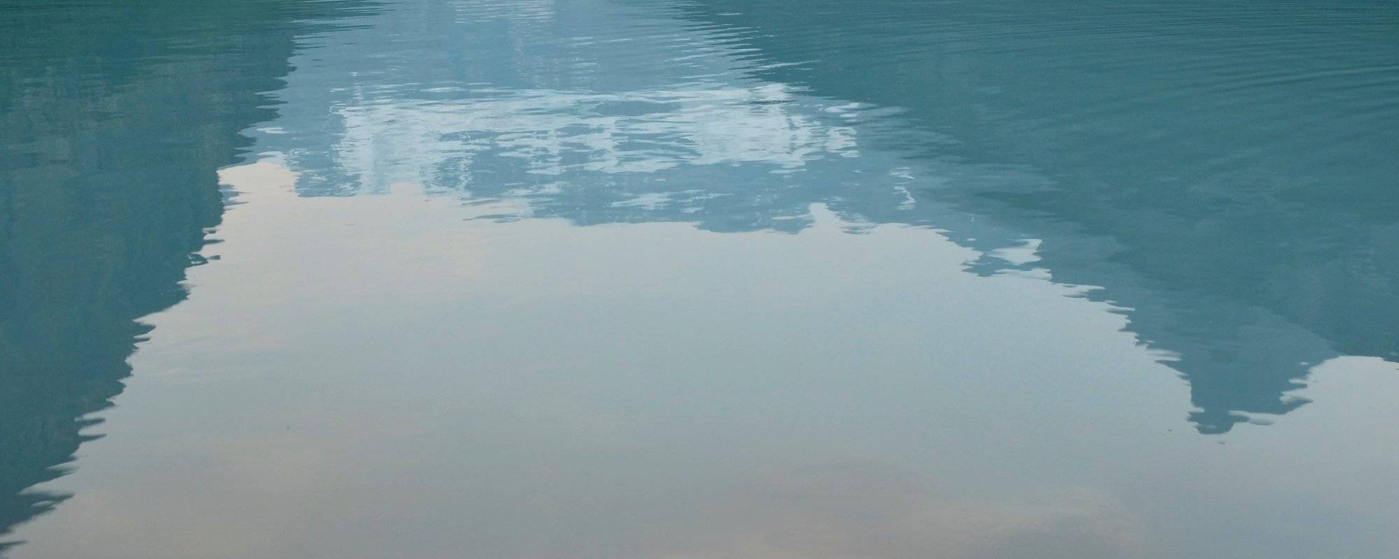 LAKE MORAINE, A SURREAL BEAUTY IN ALBERTA, CANADA