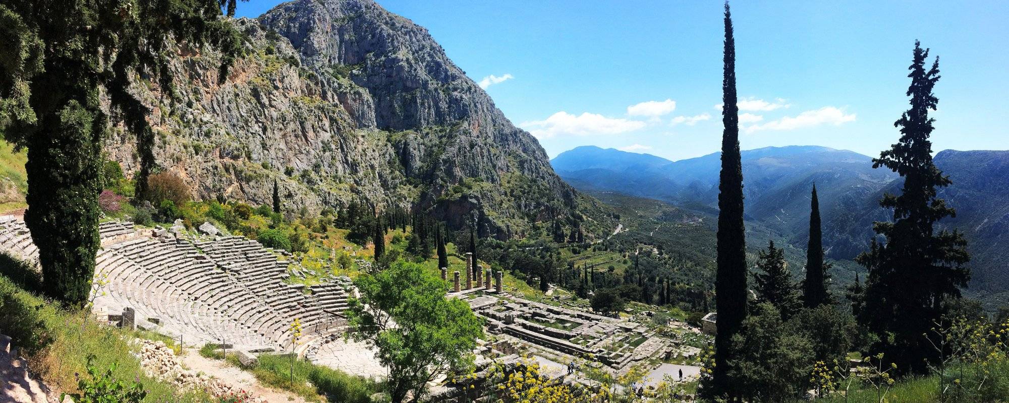 Ancient Greek Delphi: the sacred oracle, the center of the Earth. Original text and 26 photo. Part one