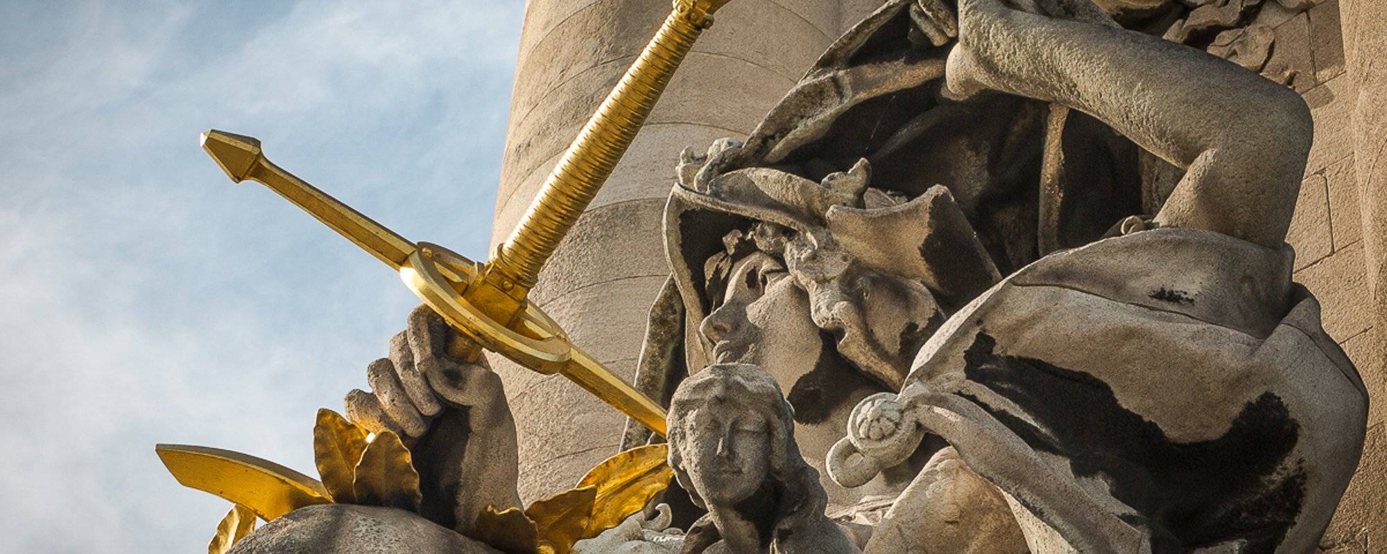 The statues of the Bridge Alexandre III, Paris - #sevendaysoutside Contest - #StatueFriday, by @erika and @photocircle