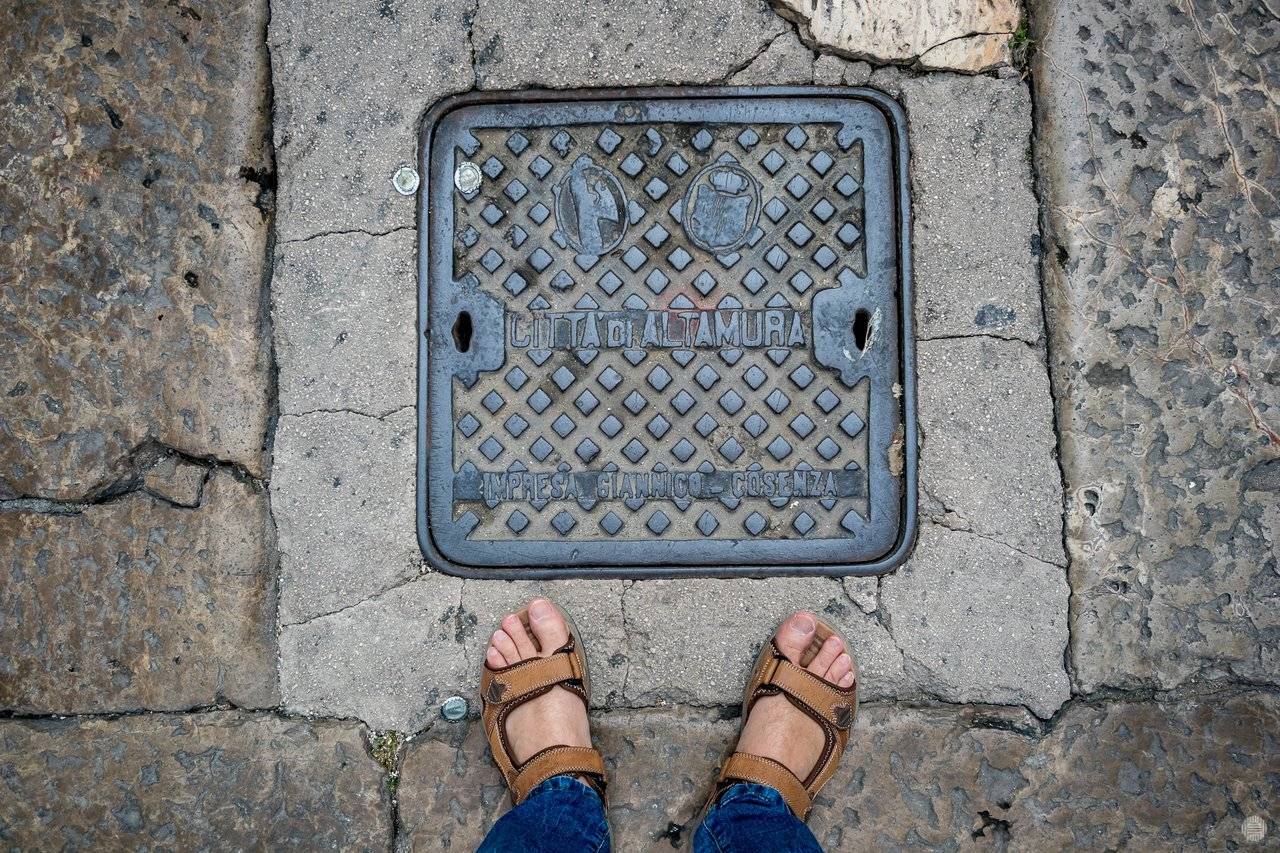 I noticed the manholes and decided to take such shot everywhere during this trip to memorize the places easier ;)