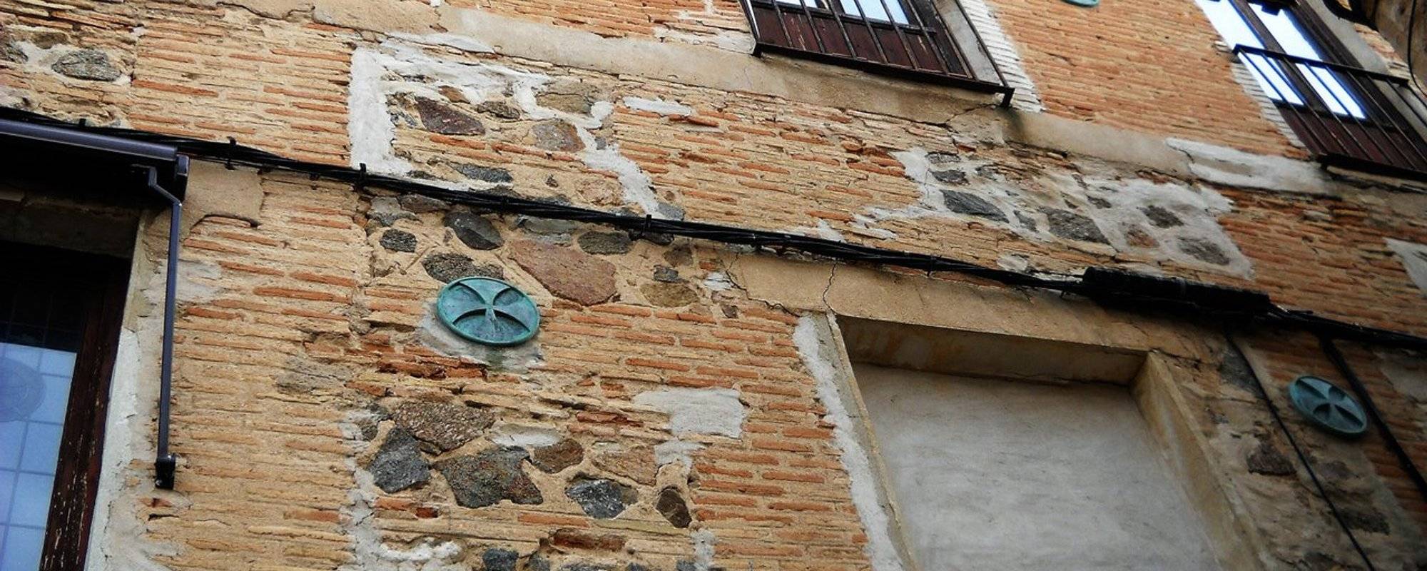 Mysterious Toledo: the Houses of the Temple and the Alleys of the Devil and Hell