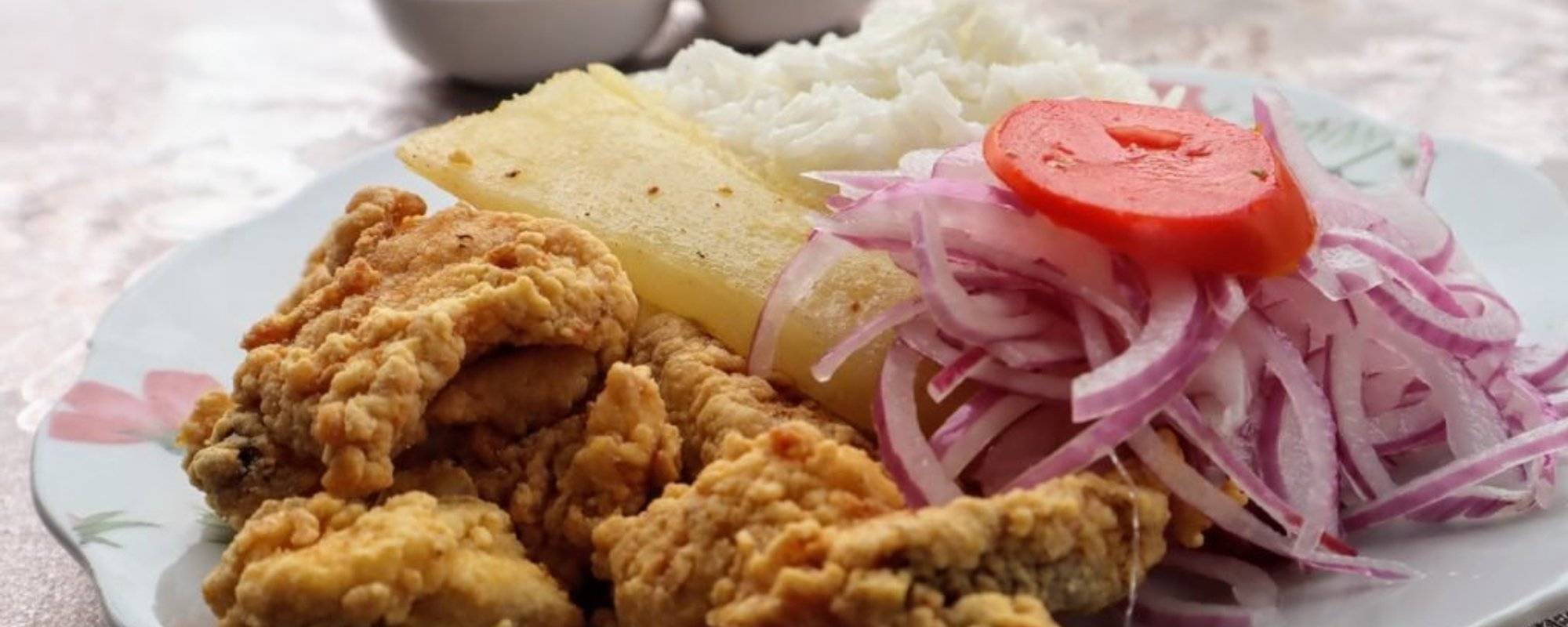 In Paracas, Peru 🇵🇪 You gotta hit these local Peruvian food up!