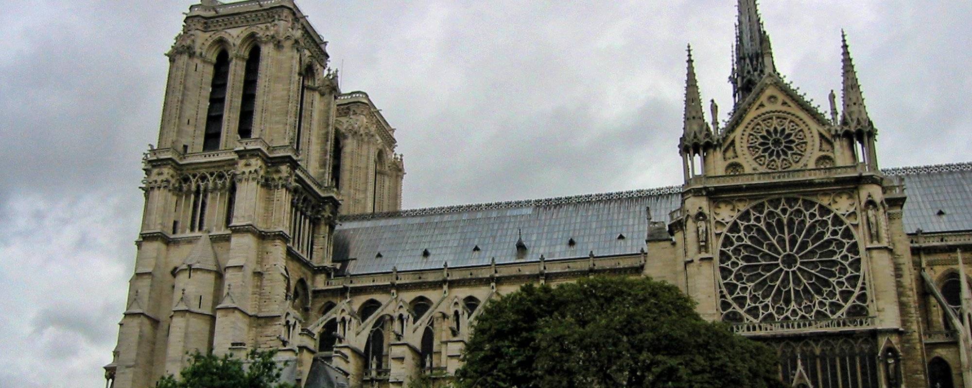 The jewel that devoured the fire-Notre Dame