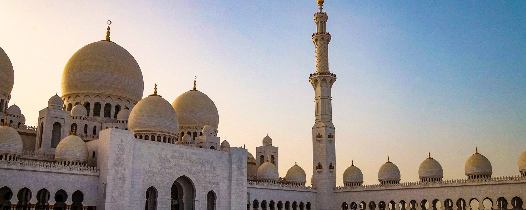 Travel Blog 38: Travel With Me To World's Famous Landmark at Abu Dhabi