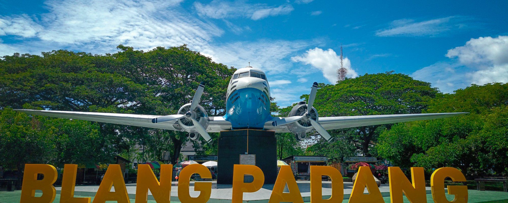 Traveling to Blang Padang Field, Banda Aceh City // Historical place and the beauty of the replica monument of the Seulawah plane