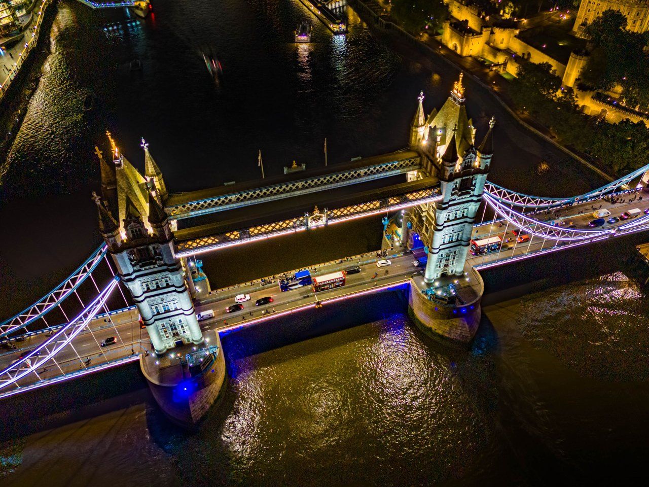 tower bridge night1.jpg