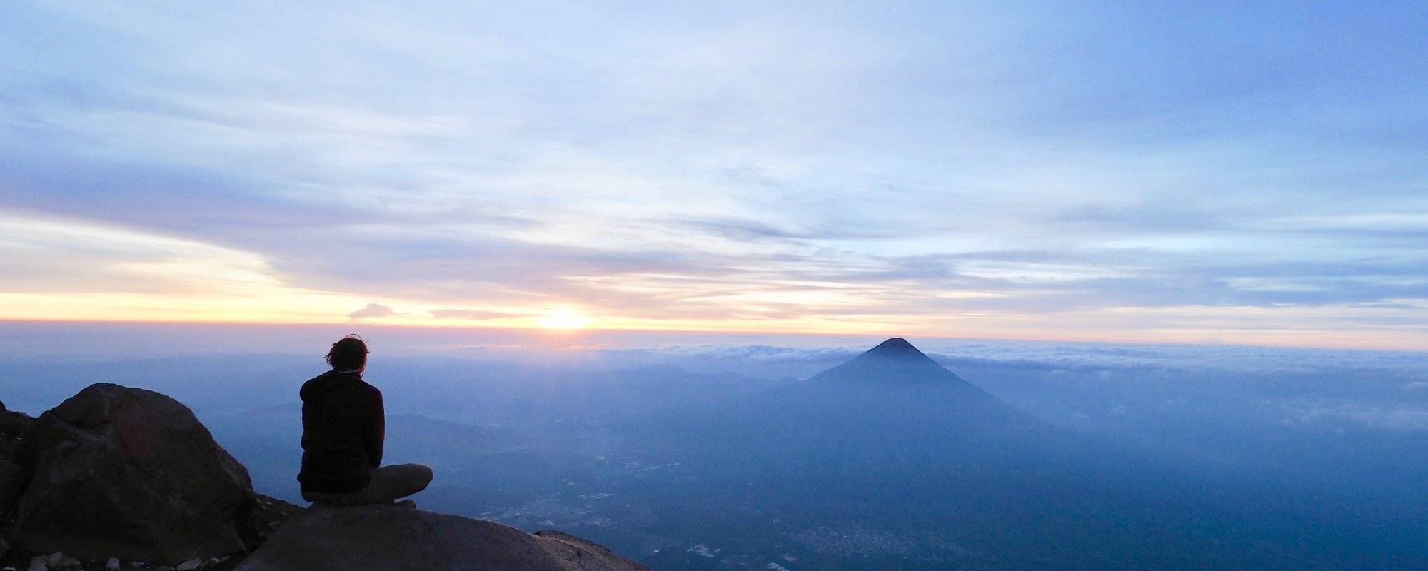 Guatemala Part 5: Defeating the Vulcan Acatenango - The 7 hrs hike to the camp (Photos + Videos)