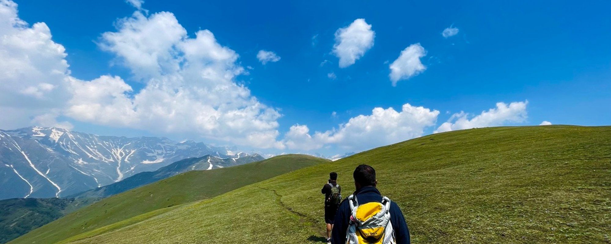 Discovering an unknown lake between the peaks of Dhauladhar and Pir Panjal Himalayan Mountain Ranges. An Extraordinary Experience. The Unseen side of the Himalayas.