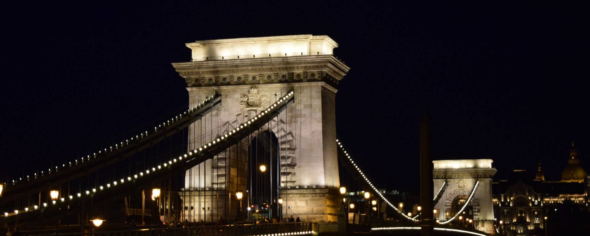 Neoxian City Photo Challenge week 11 - Széchenyi Chain Bridge - Budapest, Hungary