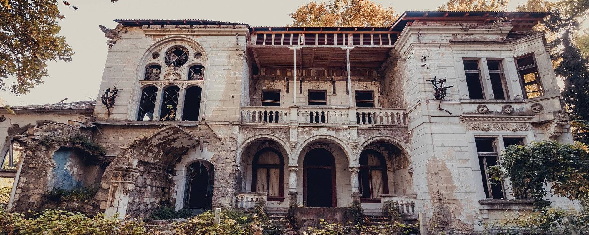 Špicer Family Palace - Abandoned Buildings 