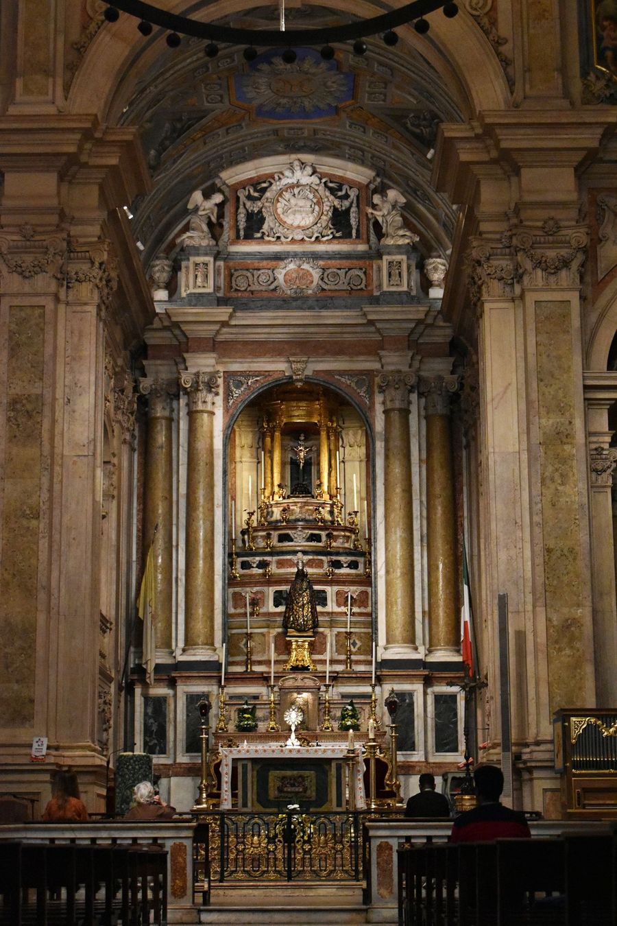 Igreja Italiana de Nossa Senhora do Loreto 9.jpg