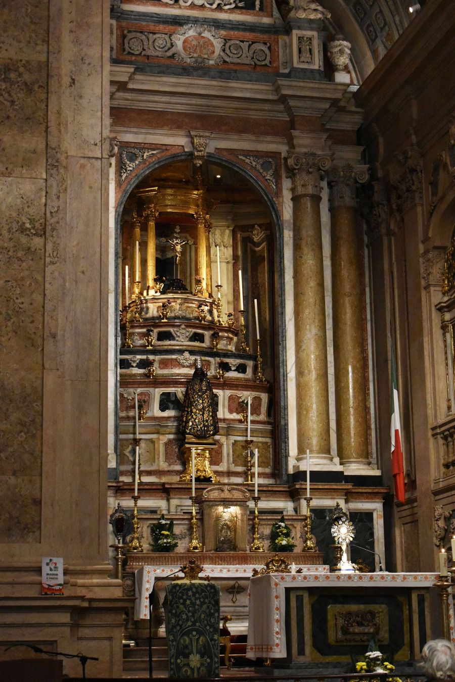 Igreja Italiana de Nossa Senhora do Loreto 4.jpg