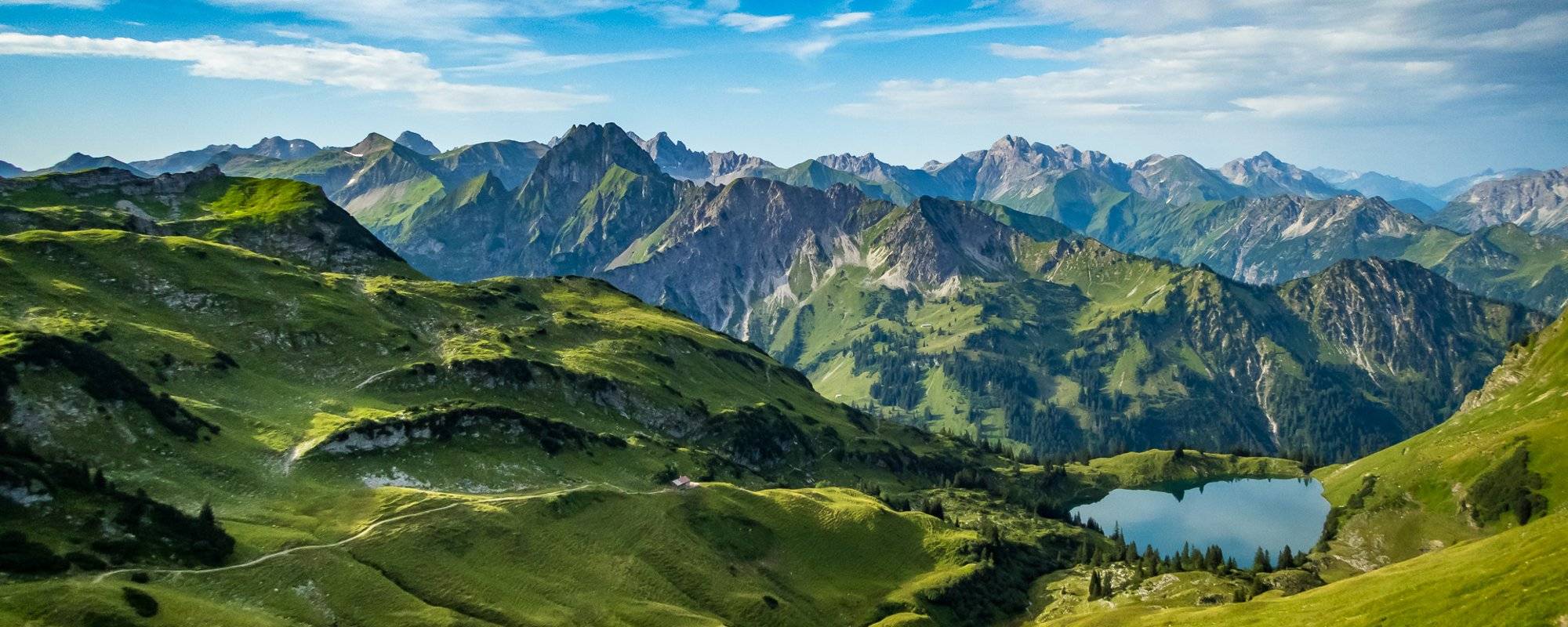Beautiful panoramic hike in the Allgäu High Alps 🌄 - Wunderschöne Panorama Wanderung in den Allgäuer Hochalpen 🌄 [EN/DE] - MyPictureDay