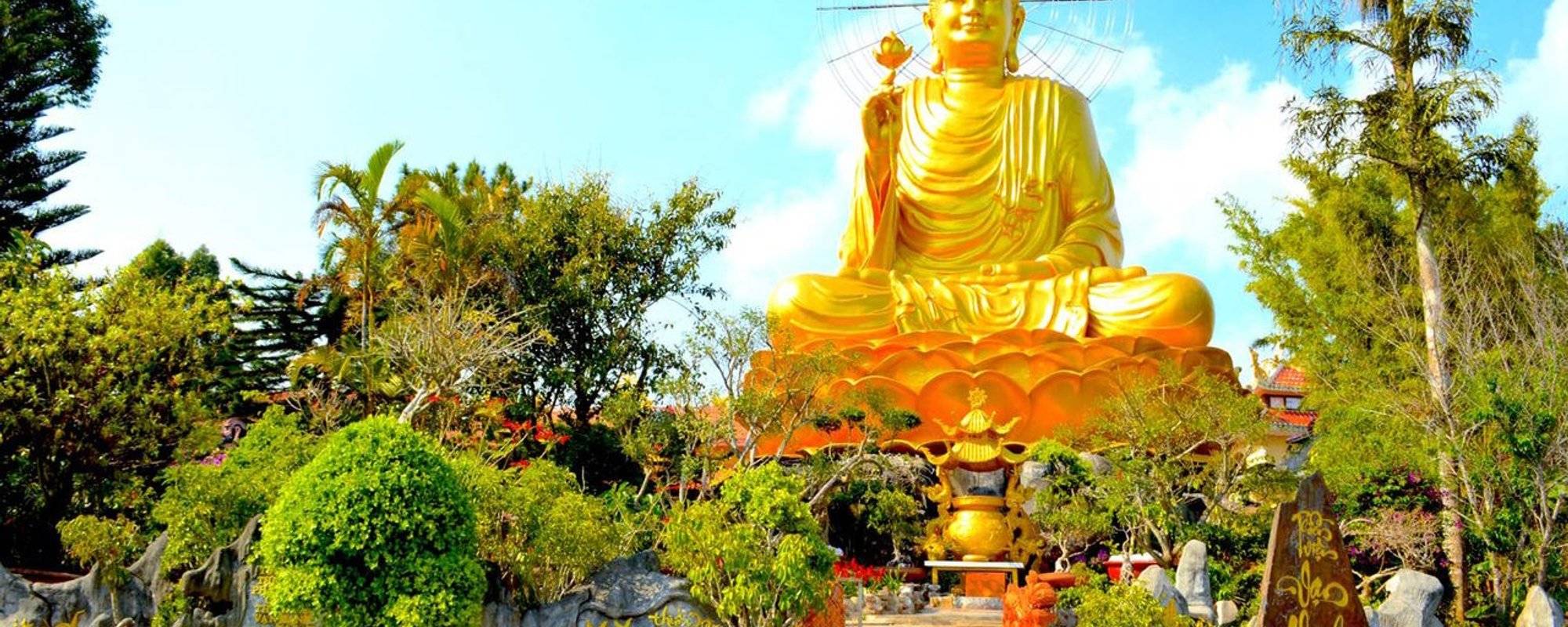 8 Stories of Gleaming Gold – The Biggest Buddha in Dalat Vietnam