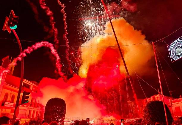A Crazy Vertical Mascletà Firework by Ricasa In Benissa 2022