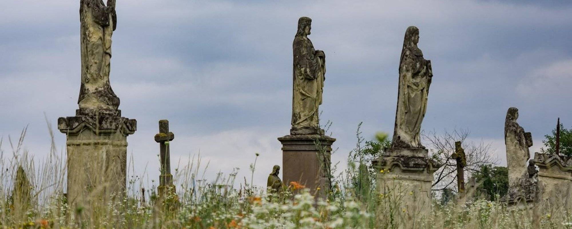 Discover Ukraine. Podillia. Strusiv cemetery