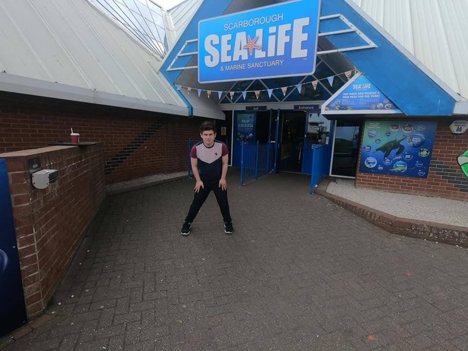 Me in front of the Sealife Sign.