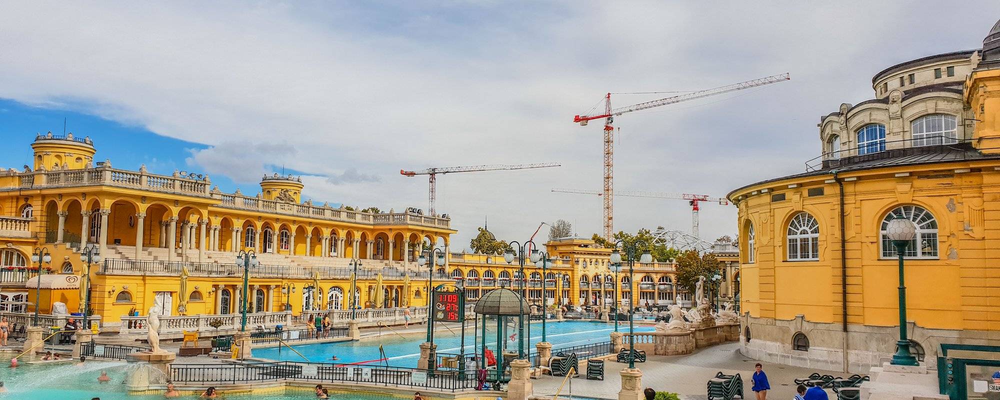 The most beautiful thermal bath in Budapest: Visiting  Széchenyi Baths