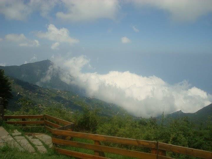 The clouds do not allow us to see the sea hahaha but there it is supposed to be! XD