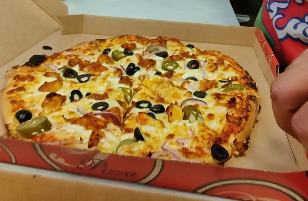 Photo taken by Shahzad Ansari via Oneplus 9 Pro at Lahori Pizza Sundsvall