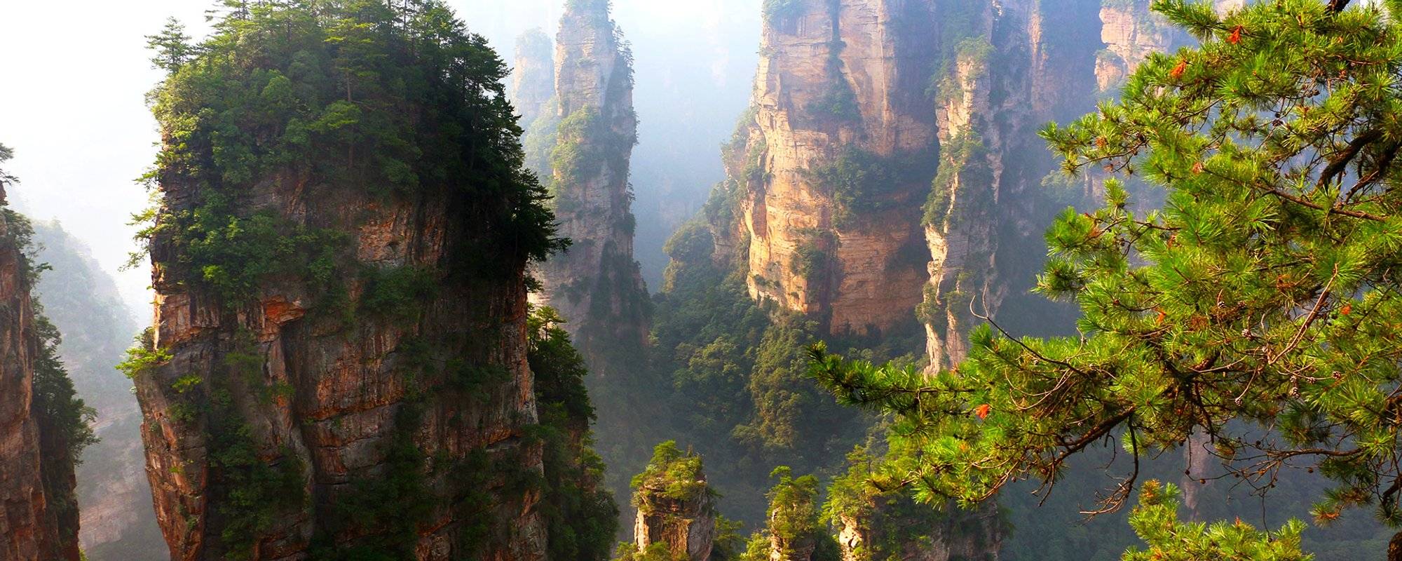China 22: Talking about Avatar-landscapes, high heels in the mountains and damn narrow clefts [EN/GER]