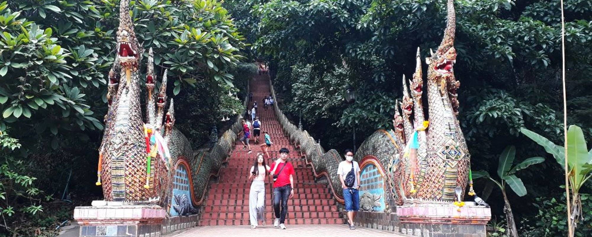 Travel Pro Places of Interest #220: Wat Doi Suthep, Chiang Mai Thailand! Part One (9 photos)