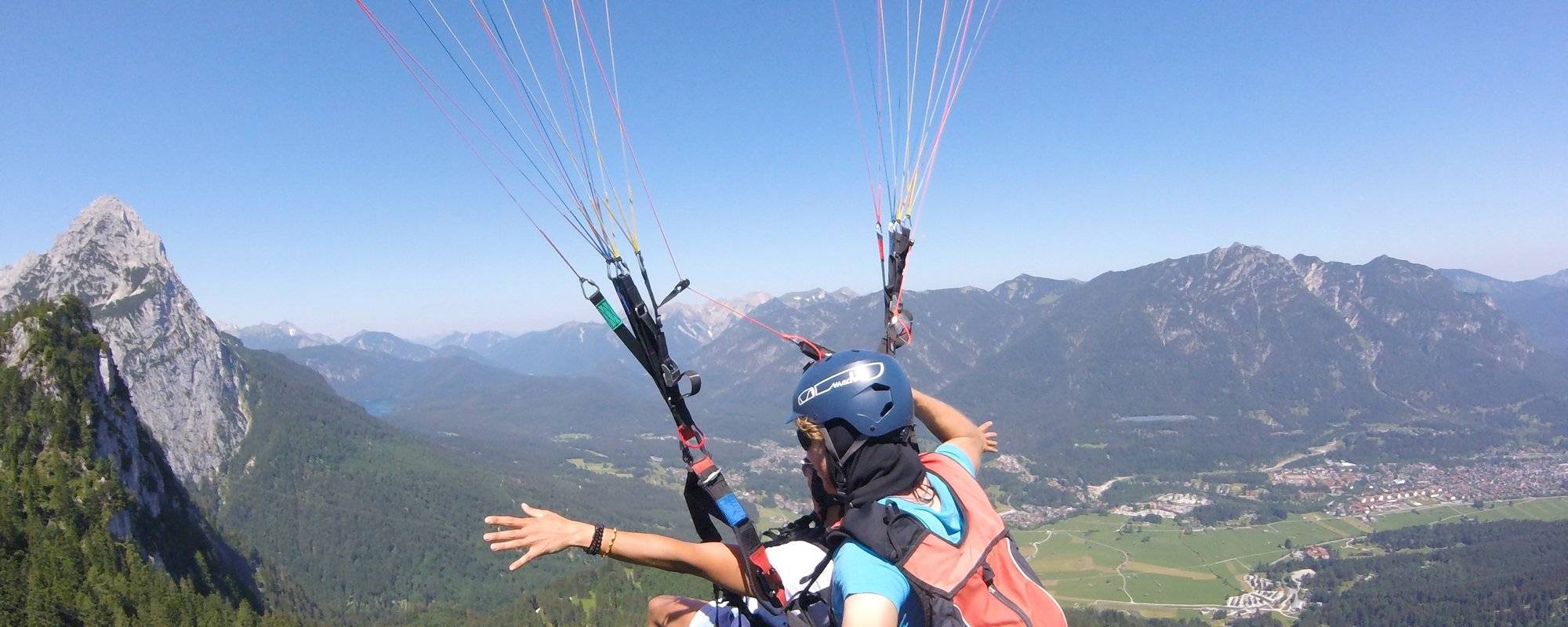 An awesome day Paragliding in the Alps of Bavaria (Fotos & Videos)