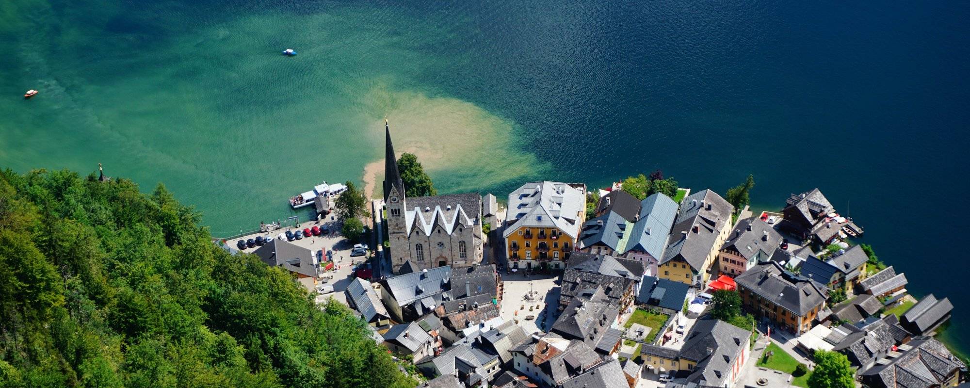 Visiting Hallstatt - beautiful tiny town on UNESCO herritage list with the oldest saltmine in the world!
