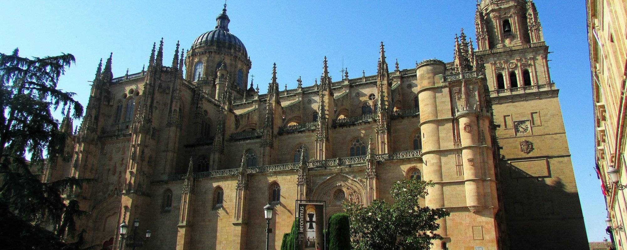 Art, Travel and Culture: the old cathedral of Salamanca